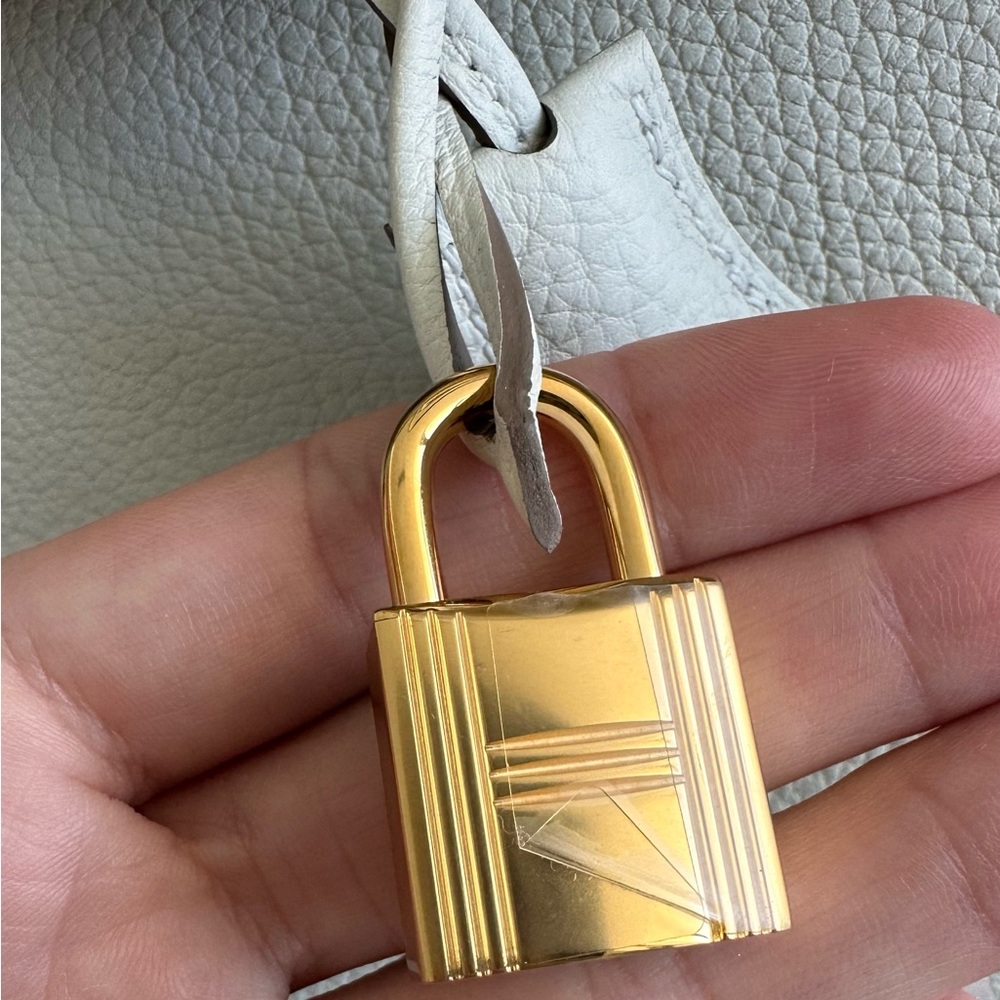 Hemes Birkin 30 with gold hardware mushroom color new never was worn stamp B - Picture 7 of 11